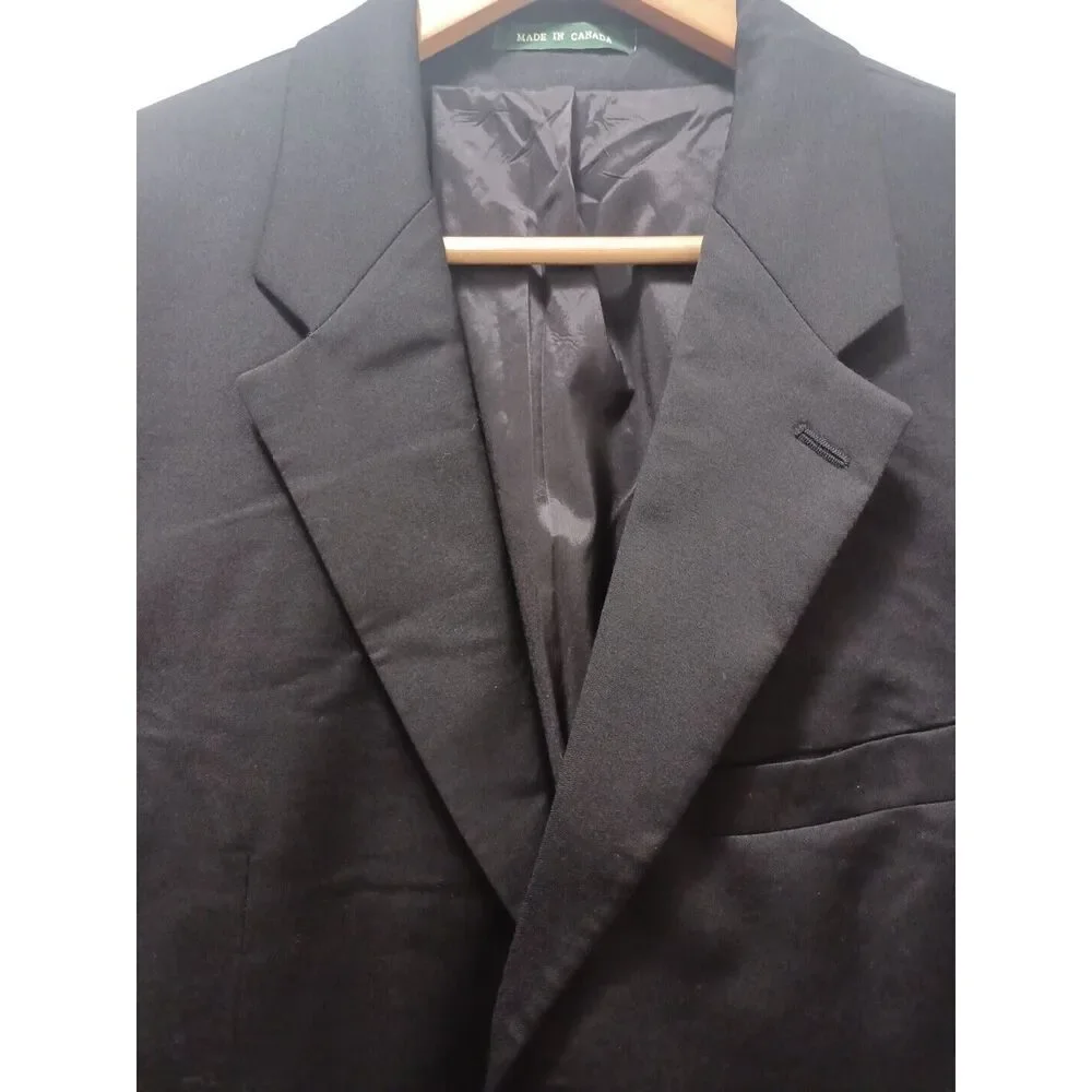 Lauren Ralph Lauren Black wool 2 button Blazer jacket. Size 44R.
